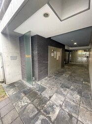 BRAVI上本町の物件外観写真